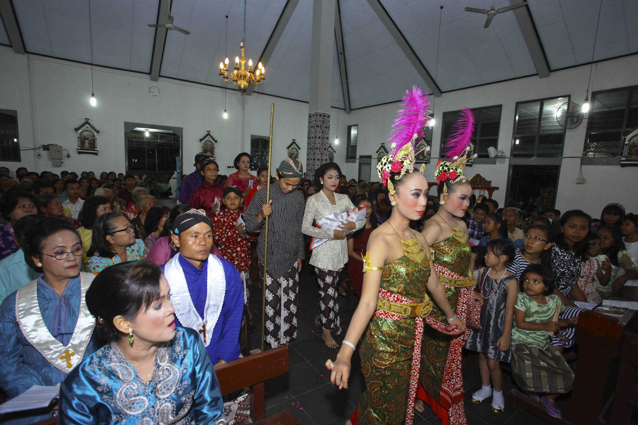 FOTO: Misa Natal Di Indonesia