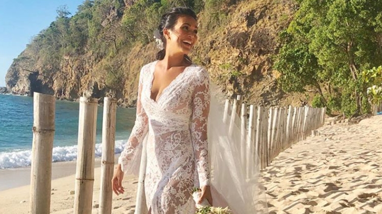 iza calzado wedding gown