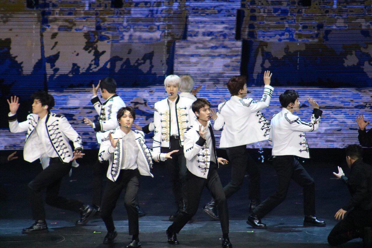 WATCH EXO s Power Concert Heats Up Manila