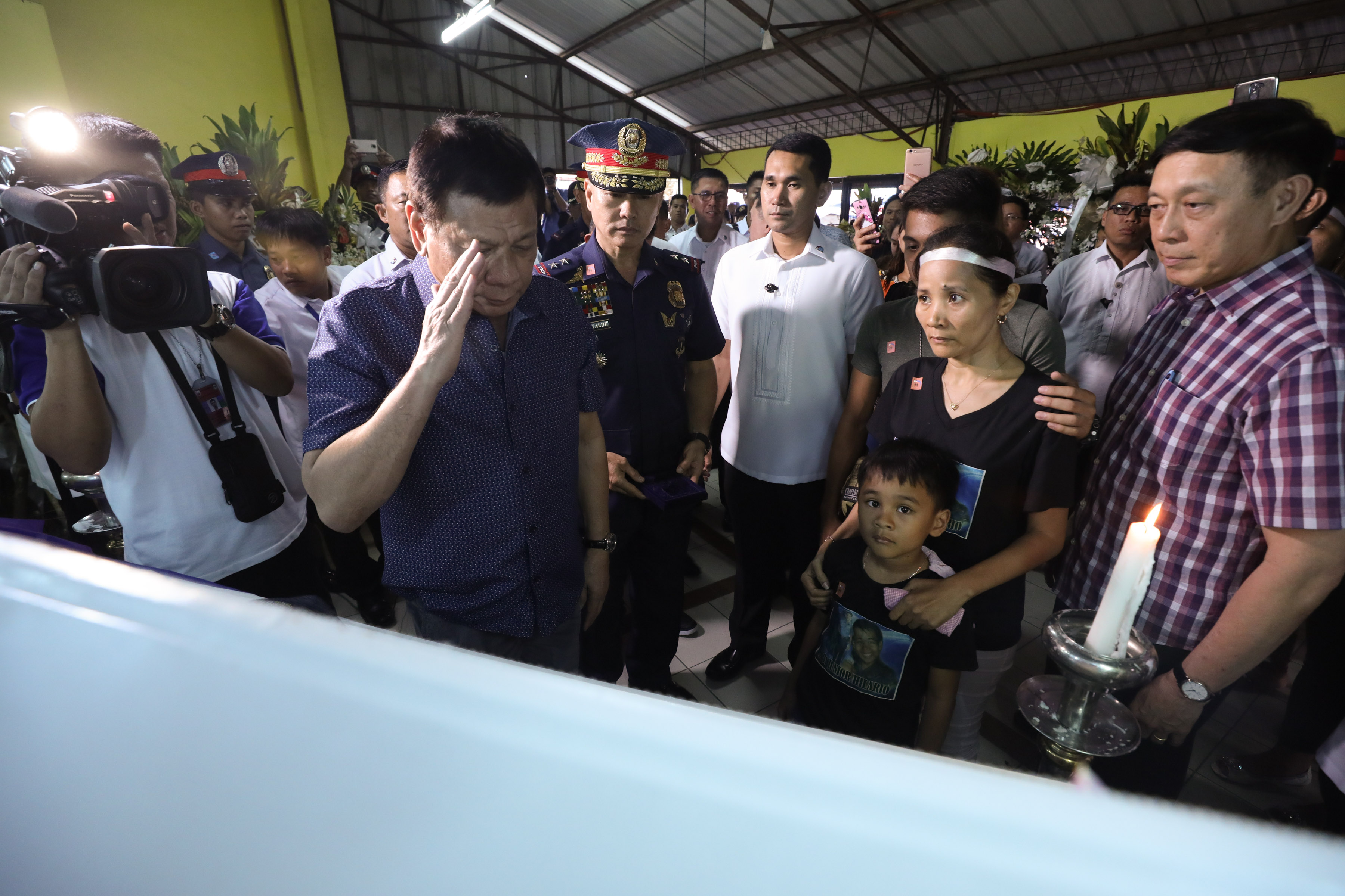 Duterte Confers Order Of Lapu Lapu On Slain Caloocan Cop