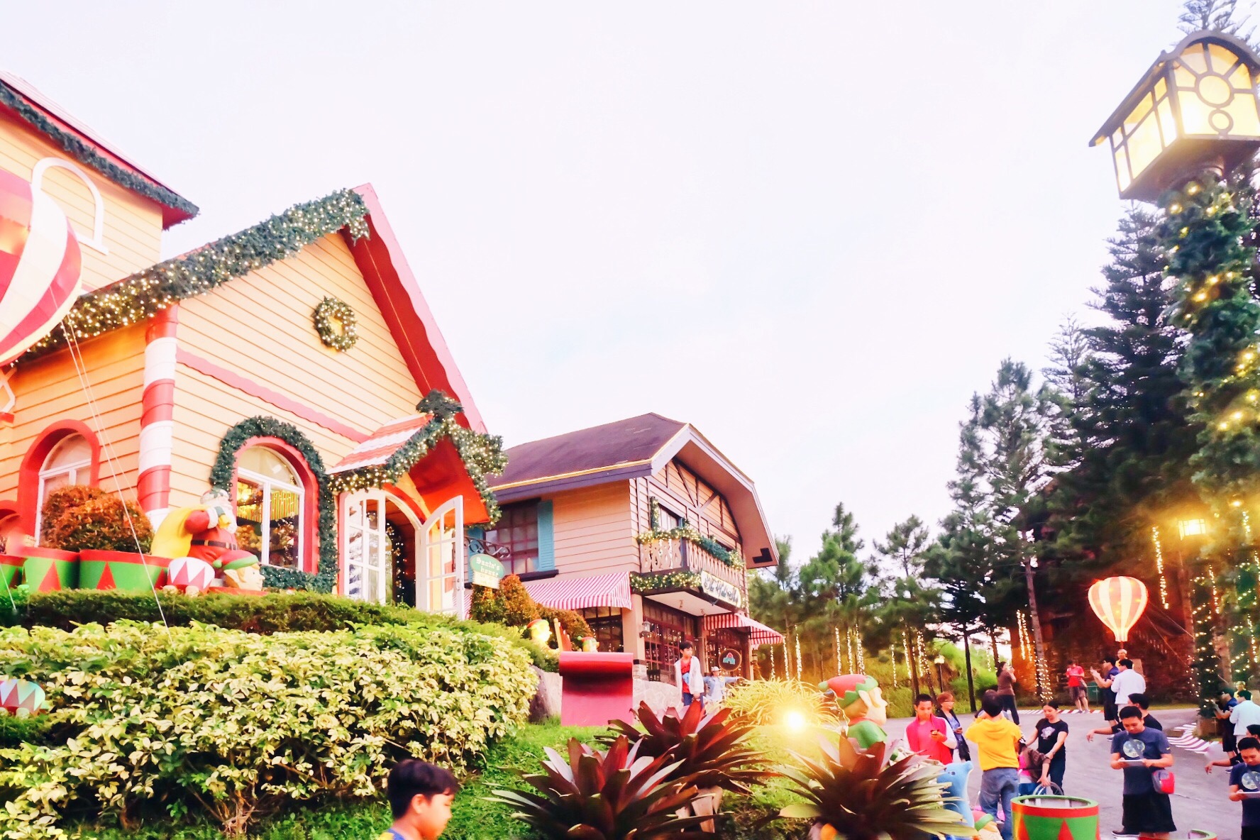 IN PHOTOS Magical Christmas spots south of Metro Manila